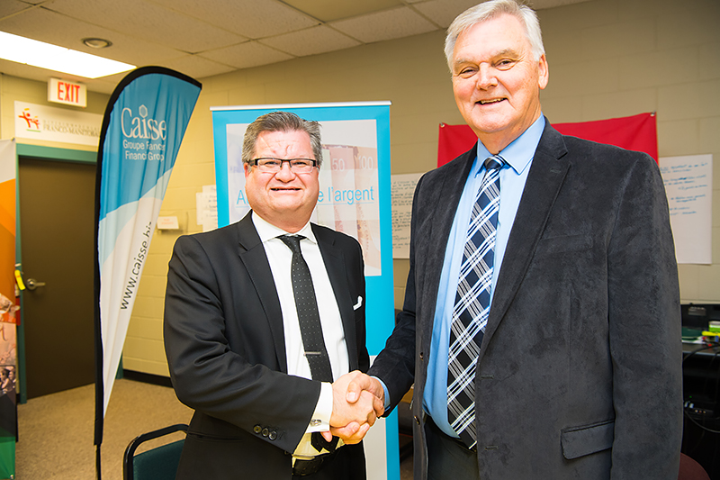 Stéphane Dorge, vice-président du Conseil d’administration de Caisse Groupe Financier, et Edmond Labossière, président du Conseil d’administration du CDEM.